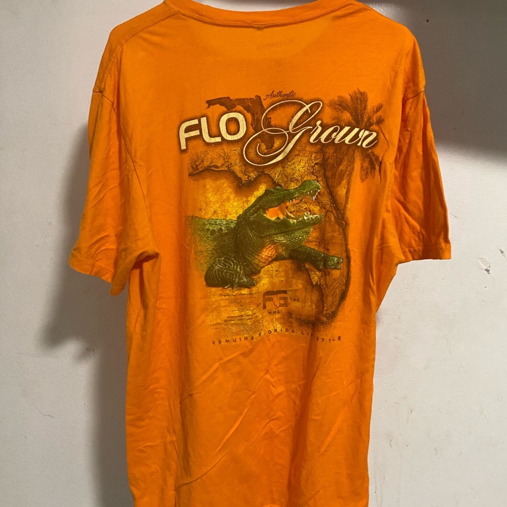 Unisex FloGrown short sleeve shirt with gator